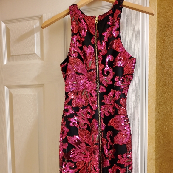 Dress - Picture 3 of 4